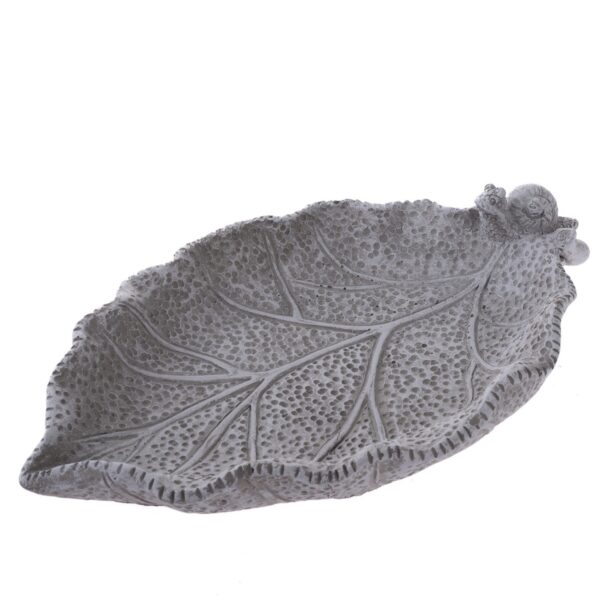 Leaf beton madáretető