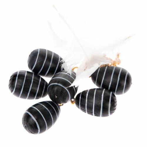 Stripy felakasztható fa tojások