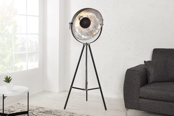 BIG STUDIO fekete és ezüst állólámpa 160cm BIG STUDIO fekete és ezüst állólámpa 160cm